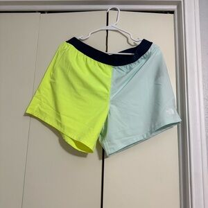 New Women's The North Face Neon Yellow and Light Blue Wander Shorts L